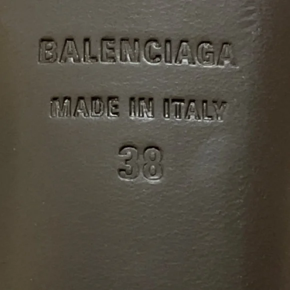 NWT BALENCIAGA Leather Elegant White Mules Size 38 - Picture 15 of 16